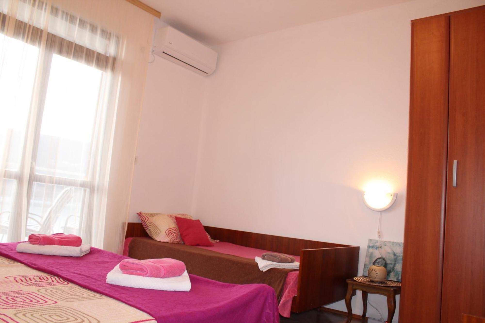 Guest House Tomanovic Herceg Novi Rum bild